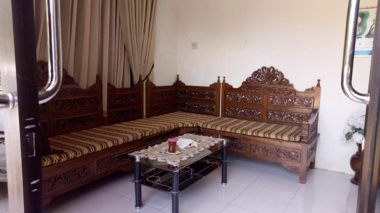 Cheap Inn Banyuwangi Banyuwangi  Exterior photo